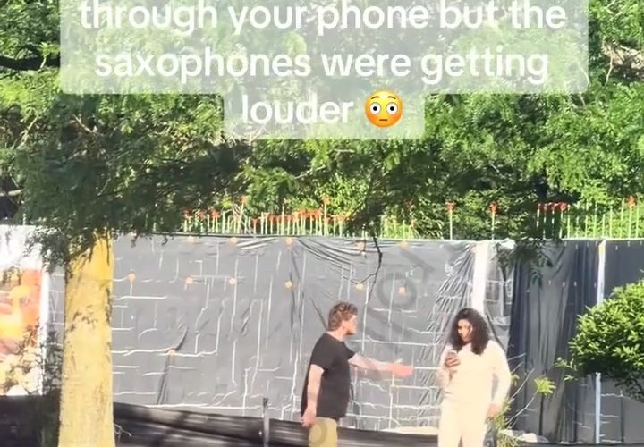 Dude Gets Caught Trying To Wrestle For His Girlfriend Phone After He Suspected Her Of Texting Other Men
