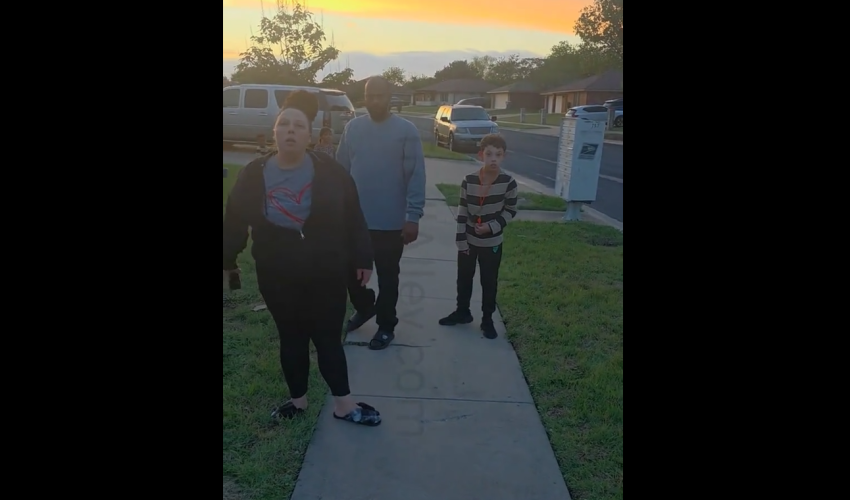 White Woman Was Heated After A White Dude Walked Thru With His Dog Disrespecting Her Mix Kids