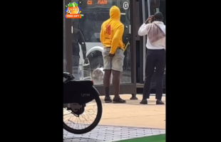 Dude Gets Caught  Deep In And Didn’t Care Who Was Looking