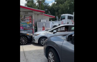 Woman Damaged 6 Cars For No Reason And Nobody And Nobody Attempted To Pull Her Out Her Car