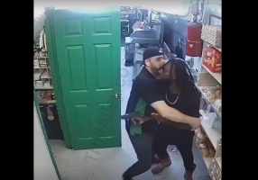 Two White Men Protects Black Woman After A Man With A Gun Started Chasing Her For Disrespecting Him
