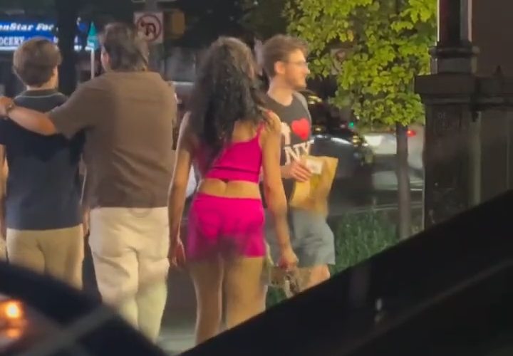 New York Women Dont Play About Being Disrespected, She Made Everybody Move Around