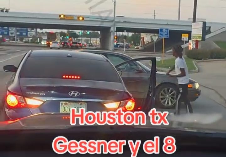 Houston Texas Road Rage Is Different, They Tried To Pull Of Quick After Doing This But Got Railed