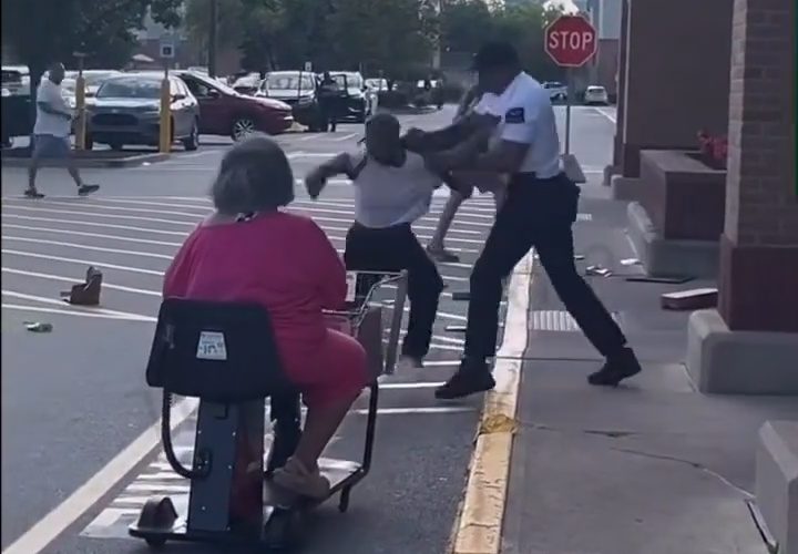 Security Guard Put Hands On A 15 Year Old Girl After She Went Back To Save Her Friend In The Store