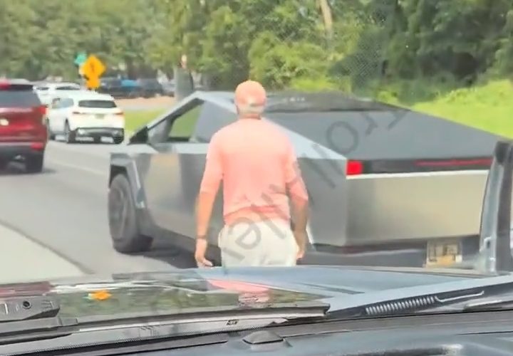Never Get In Road Rage With A Tesla Cyber Truck Owner