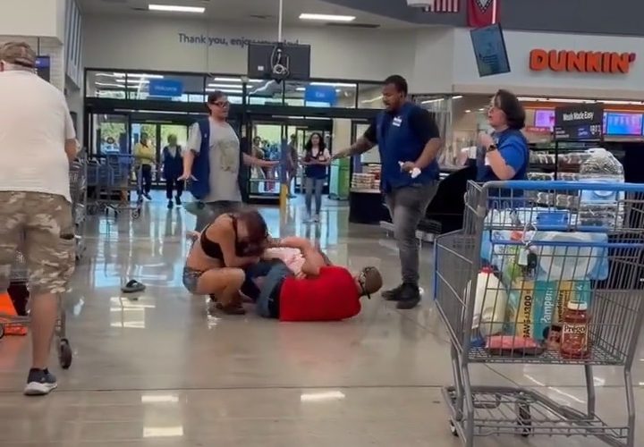 Walmart Employees Dont Get Paid Enough For This