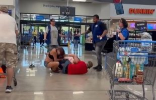 Walmart Employees Dont Get Paid Enough For This