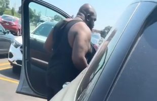 Woman Made A Example Out Of A Man That Left A Love Note On Her Car At The Gym