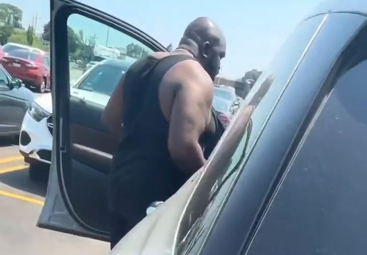 Woman Made A Example Out Of A Man That Left A Love Note On Her Car At The Gym