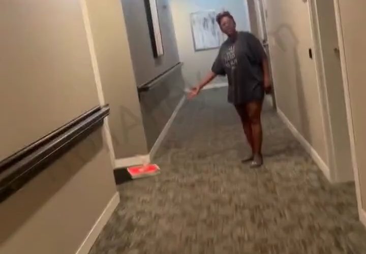 Older Woman Gets Heated After Doordash Delivery Driver Put Her Pizza On The Ground Because She Didn’t Answer The Door