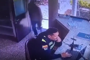 Dude Tried To Sneak Up Behind A Police Officer And Slice Him Up In Columbia