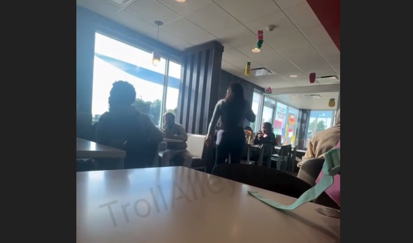 Mother Threatens A Group Of Kids After They Kept Harassing Her Son