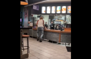 Man That Had Nothing To Lose Goes Insane On A Taco Bell Employee And Threaten To Put $2000 Dollars On Her Head For Talking Crazy To Him