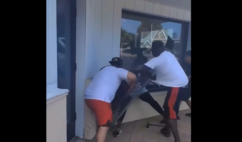 Group Of Fathers Was Not Playing With This Man After He Tried To Kidnap Their Kids