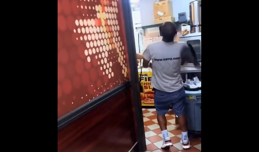 Dude Came Behind The Counter On The Wrong Employee And Instantly Got Stretched Out