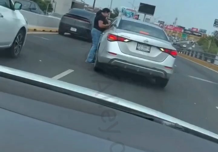 Mexican Woman Tried Confronting A Driver And Tried To Stop Him From Driving Off And Was Thrown From The Car Like Trash