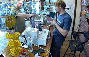 Customer Really Offered A Smoke Shop Employee $100 To Do This To Him