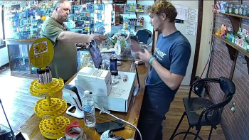 Customer Really Offered A Smoke Shop Employee $100 To Do This To Him