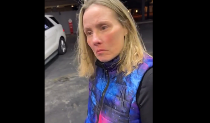 Entitled Woman Gets Mad After A Black Man Saved Her And Took Her Car Because She Was Drunk And Tried To Drive Off