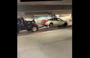 Tow Truck Tried To Take His Car For Illegally Parking Wrong And Now He Have No Car After He Tried To Escape