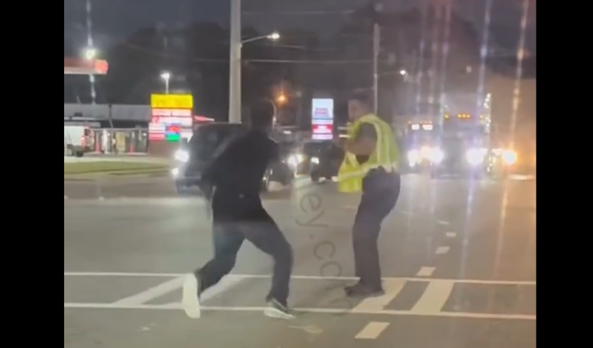 Dekalb Police Officer Goes One On One With A Man In The Streets While Trying To Detain Him