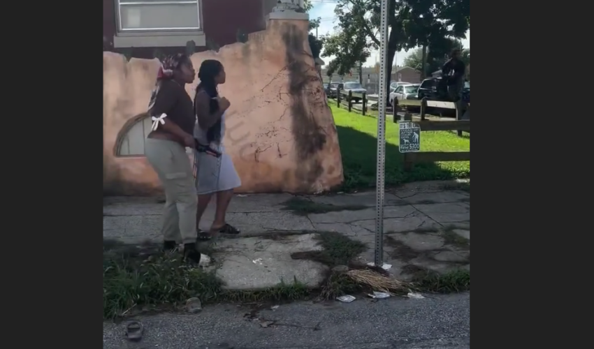 Woman Goes Off After She Caught Her Next Door Neighbor Getting Off While Watching Her Small Daughter