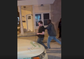 Taxi Driver Gets Poked By His Passenger That Didn’t Want To Pay For His Ride In Philly