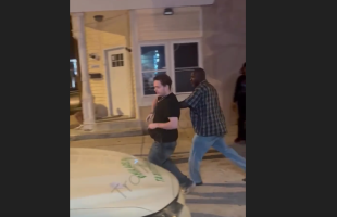 Taxi Driver Gets Poked By His Passenger That Didn’t Want To Pay For His Ride In Philly