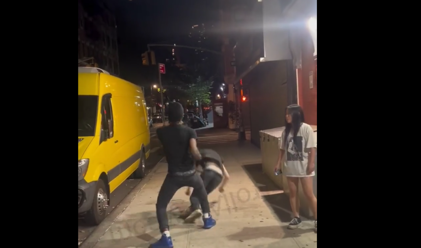 Girl That Was Use To Her Boyfriend Loosing Didn’t Do Anything After A Black Guy Dropped Him For Talking Crazy