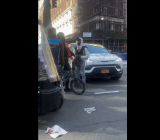 Amazon Worker Use His Bike Helmet To Protect Himself After A Man Tried To Hit Him With His Bike Helmet During A Road Rage