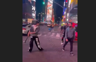 Latenight New York Drama Between Two Men On The Streets