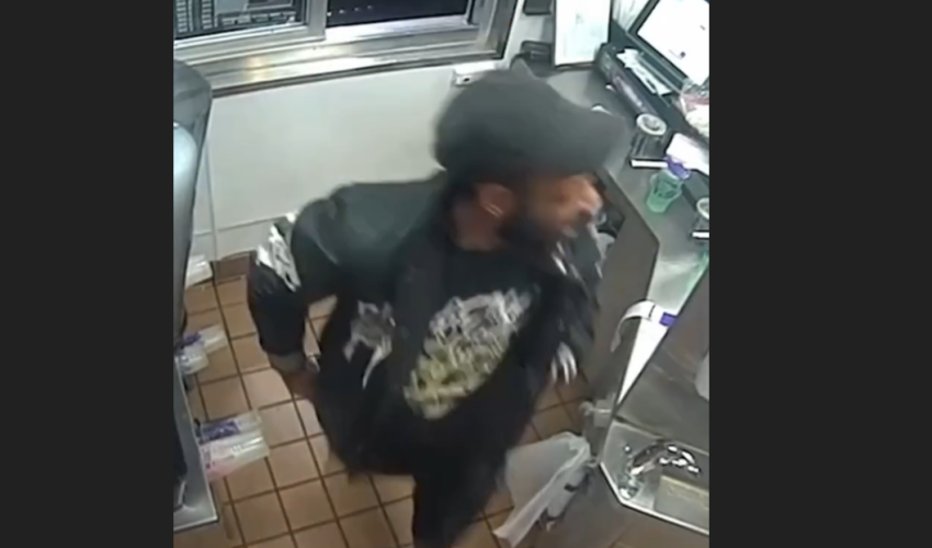 Man Pulled A Strap After Taco Bell Employees Wouldn’t Give His Food