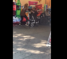 Woman Handles A Man In A Wheelchair With One Leg After He Wouldn’t Pay Her Money